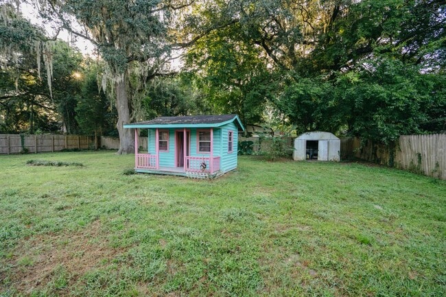 Building Photo - 3/2 Pool Home - Lake Jackson Area