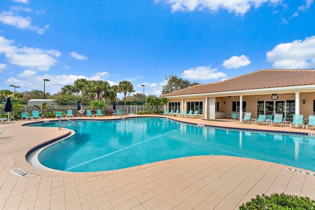 Building Photo - 9083 SE Hawks Nest Ct