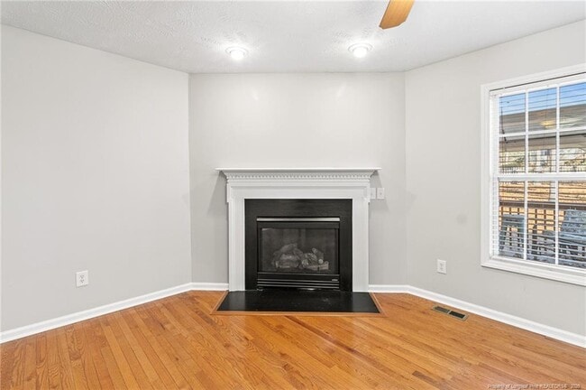 Building Photo - 132 Cedar Ln