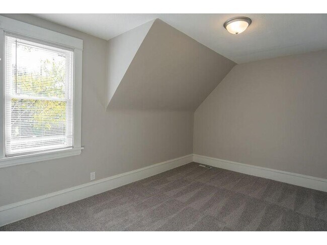 Building Photo - 1606 Concordia Ave