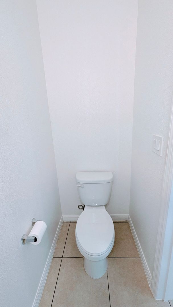 Building Photo - BEAUTIFUL 3-BEDROOM, 3-BATHROOM LUXURY TOW...