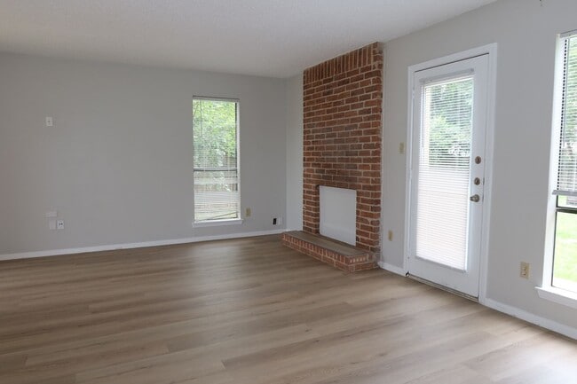 Building Photo - Putters Cove Duplex