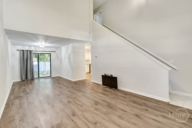 Building Photo - 108 Port Dr