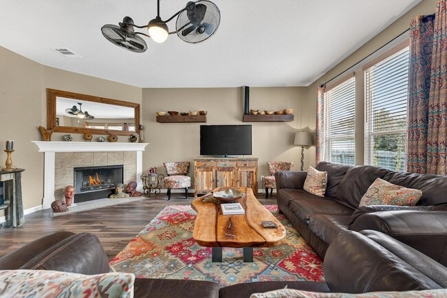 Building Photo - 1403 Melissa Oaks Ln