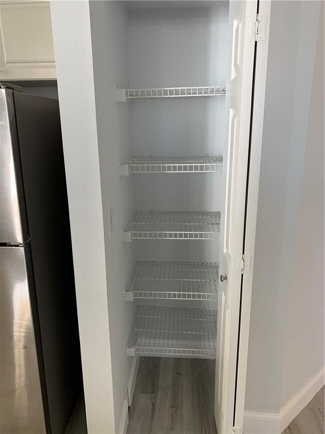 Building Photo - 520 SE 5 Ave