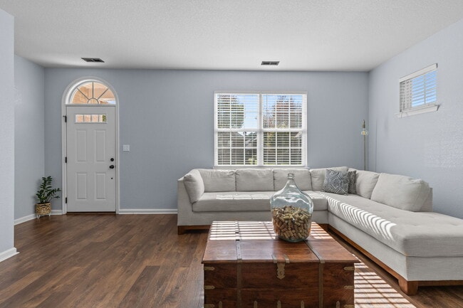 Building Photo - 155 Nautico Way