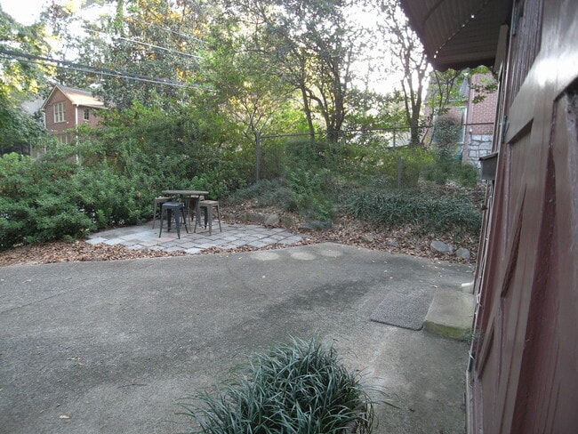 Building Photo - 1197 Stillwood Dr NE