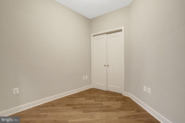 Building Photo - 989 S Buchanan St