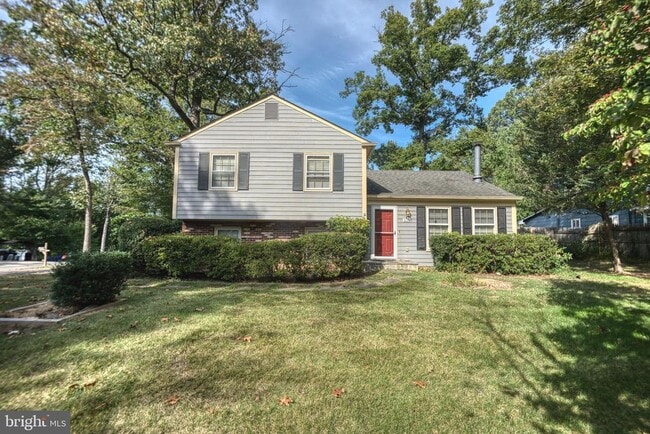 Building Photo - 800 Rosemere Ave