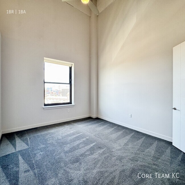 Building Photo - 217 W Pershing Rd
