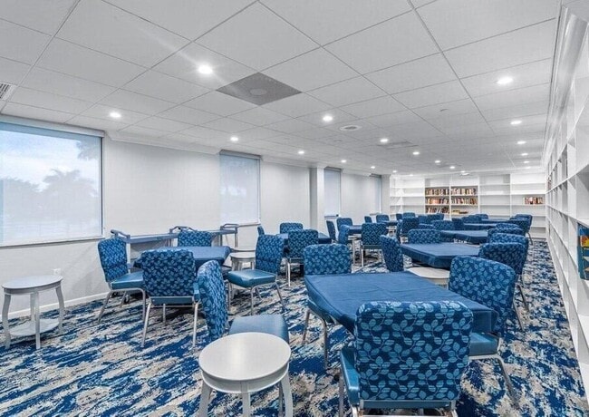 Building Photo - 7380 S Oriole Blvd