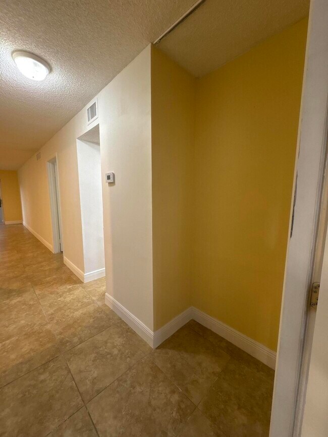 Building Photo - 1751 NW 75th Ave