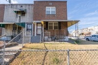 Building Photo - Newly done 2 bed in Southwest