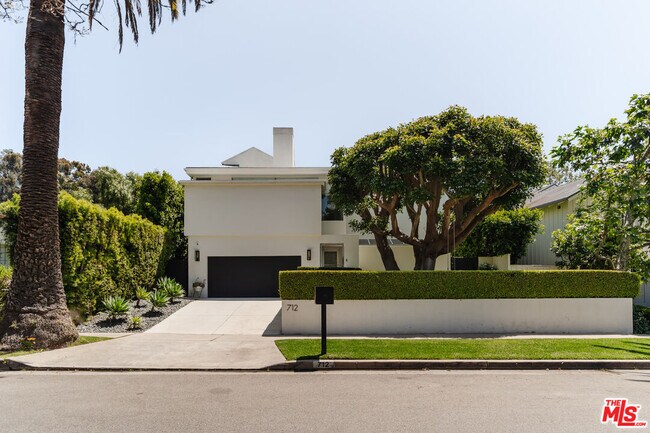 Building Photo - 712 San Lorenzo St