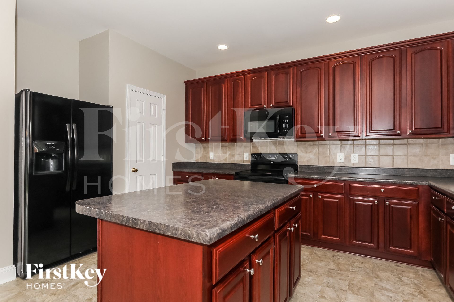 Building Photo - 12635 Cumberland Cove Dr