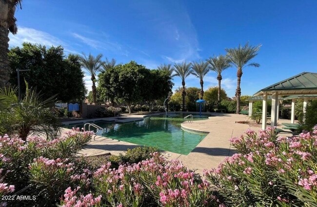 Building Photo - 2114 N 78th Glen