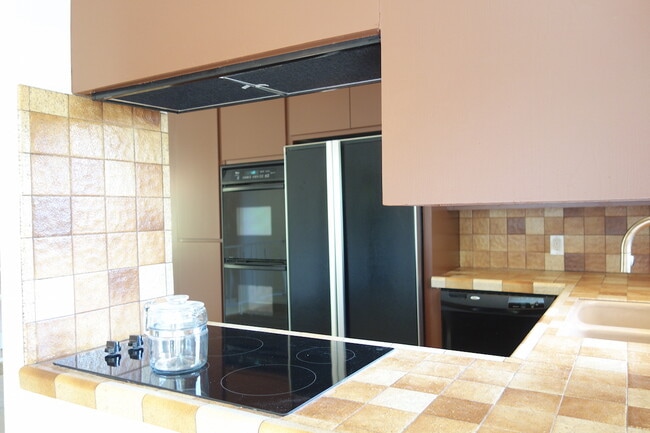 Building Photo - 702 Cavanagh Rd