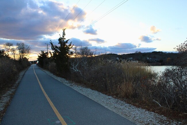 Building Photo - 135 Oyster Pond Rd