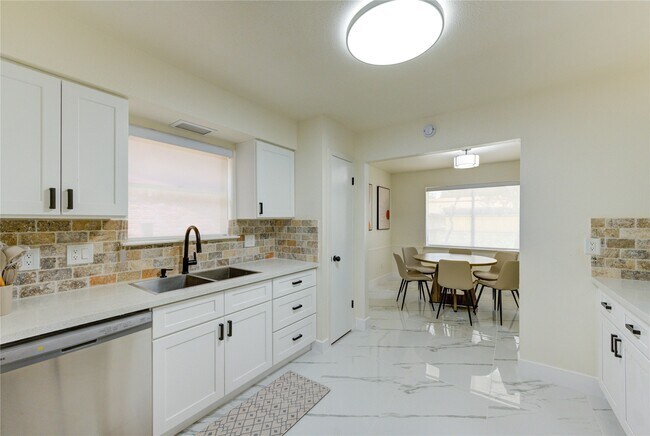 Building Photo - 8706 Bedworth Ln