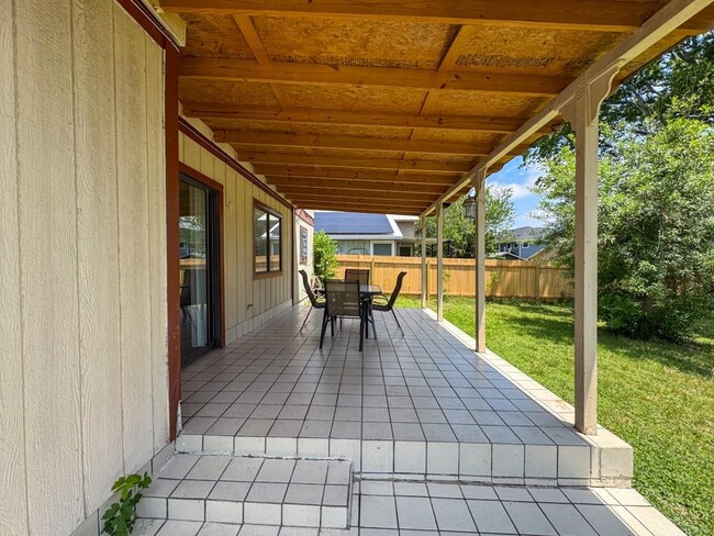 Building Photo - 11701 Hidden Quail Dr