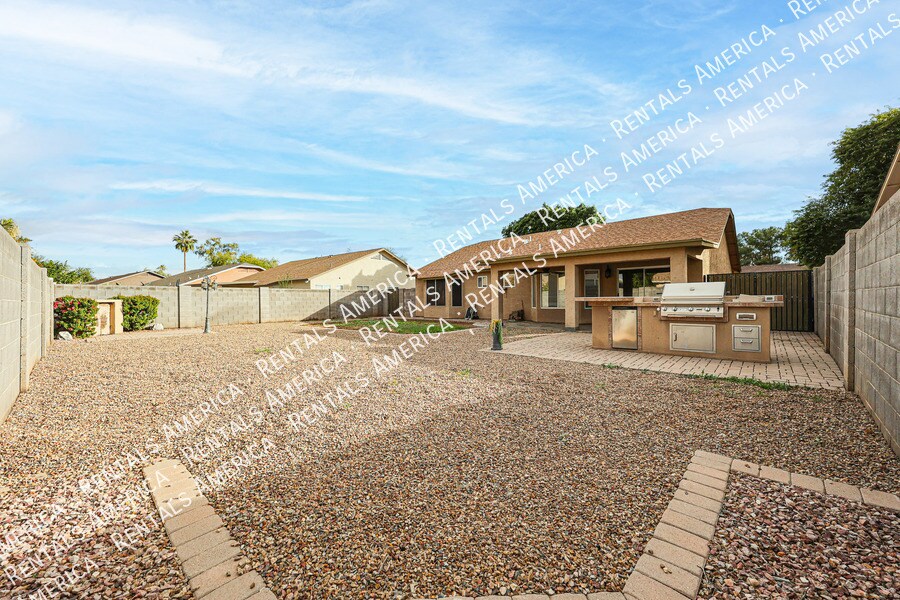 Building Photo - 2292 E Remington Pl