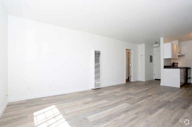 Studio, 1BA - 180FLATS