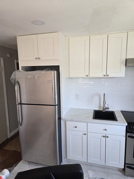 Kitchen - 47 Rogers St