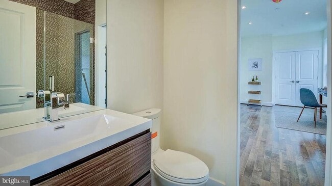 Building Photo - 1209 Oates St NE