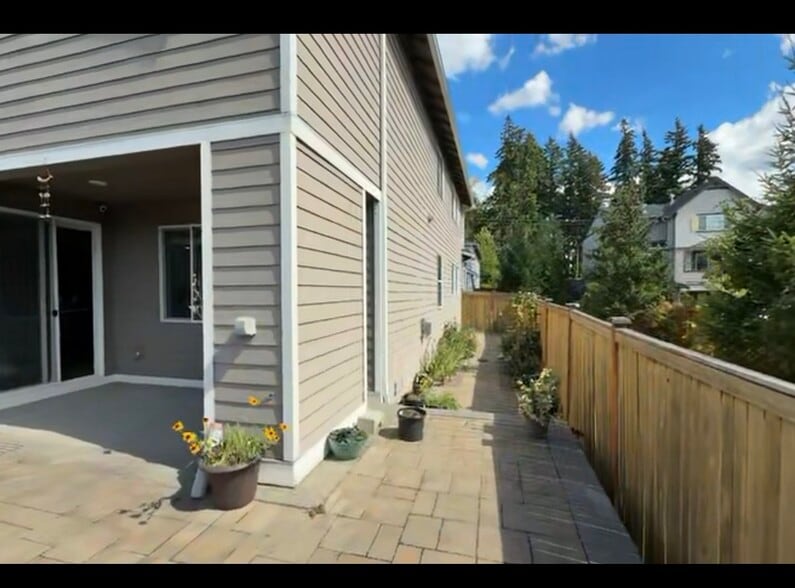 Building Photo - 4420 235th Pl SE