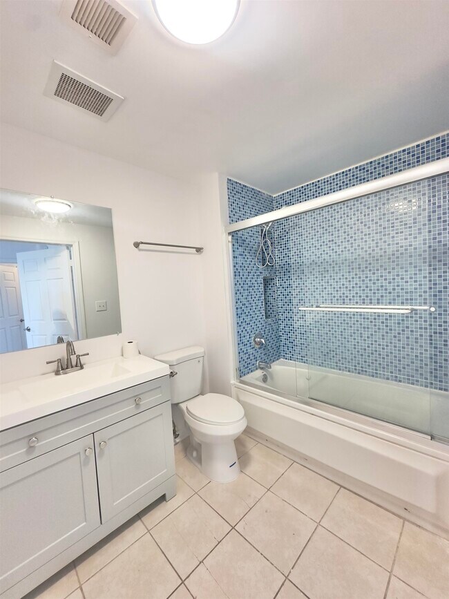 Building Photo - 197 VAN HORNE St