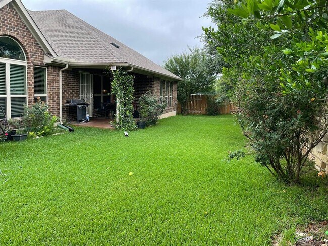 Building Photo - 209 Monahans Dr