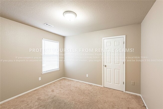 Building Photo - 1336 S Splash Dr