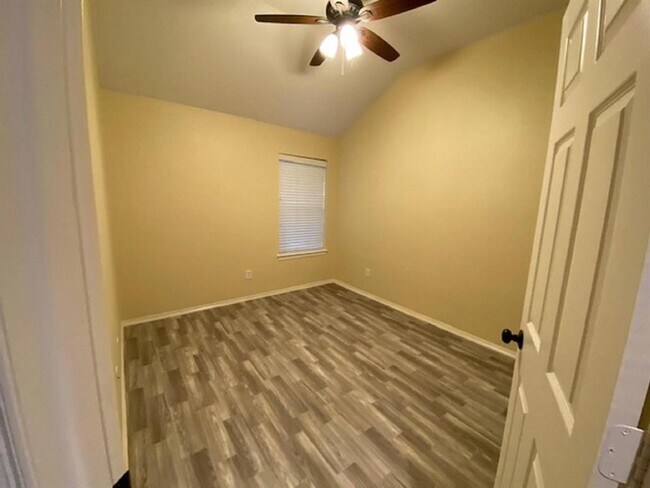 Building Photo - 290 Adobe Terrace S
