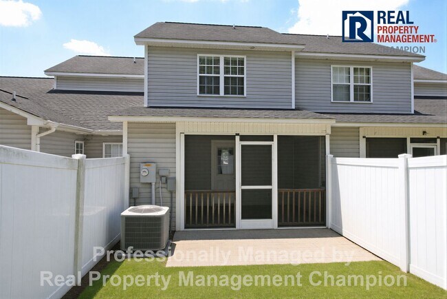 Building Photo - 2 BD/1.5 BA Townhome with Convenient Jacksonville Location
