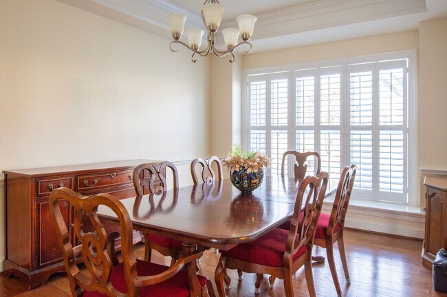 Building Photo - 6883 Birmingham Dr