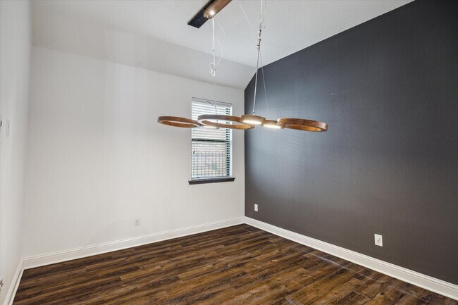 Building Photo - 31 Butternut Grove Place