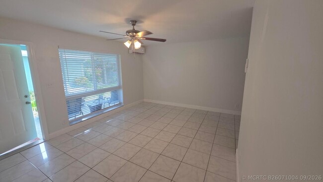Building Photo - 4421 Poinciana St