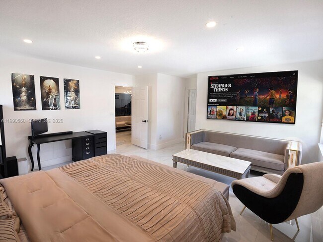 Building Photo - 4860 SW 161st Ln