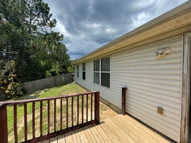 Building Photo - 1228 Ego Dr