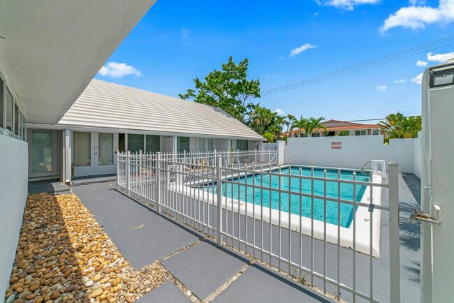 Building Photo - 1951 NE 51st St