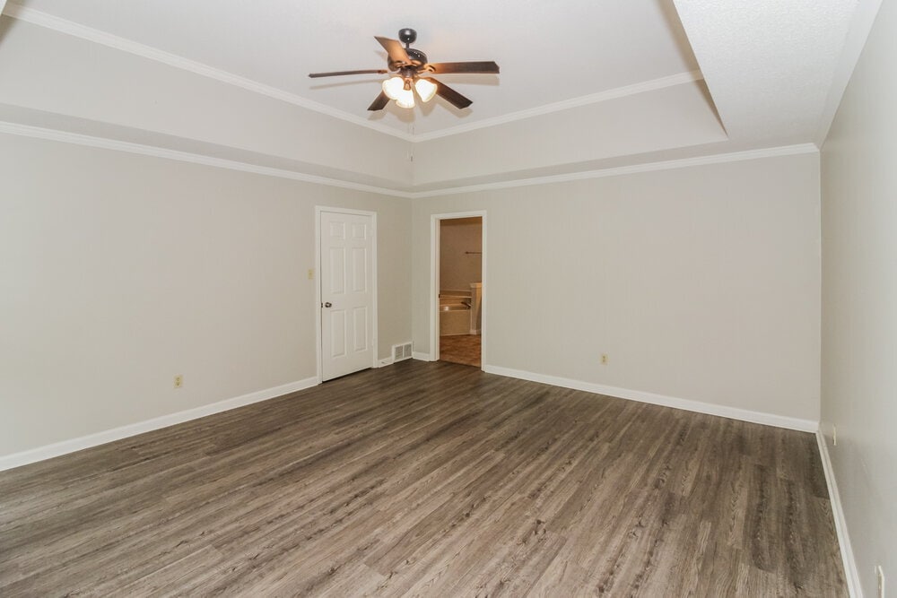 Building Photo - 405 Locust Grove Dr