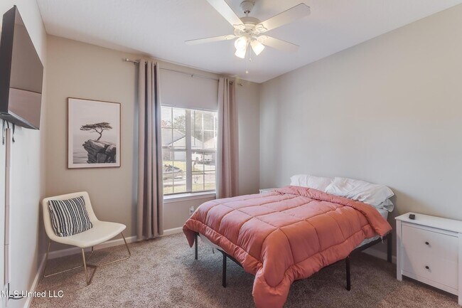 Building Photo - 16060 S April Dr