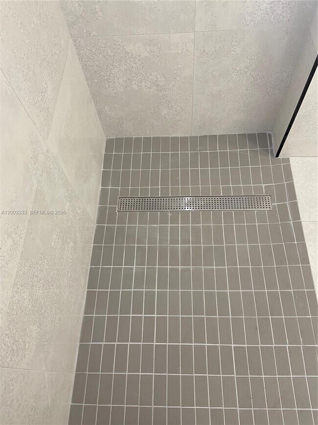 Building Photo - 9840 SW 69th Ave