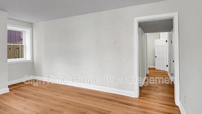 Building Photo - 12 S Main St