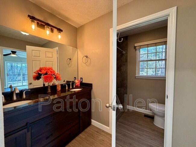 Building Photo - 689 New Haw Creek Rd