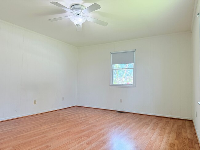 Building Photo - Welcome Home to Harrington: 3-Bedroom Oasi...