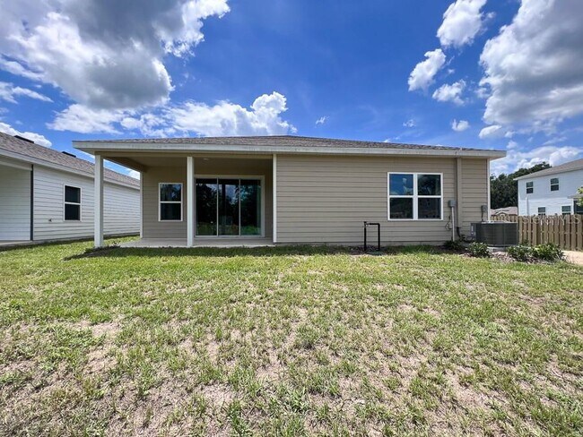 Building Photo - 1315 NW 132nd Cir