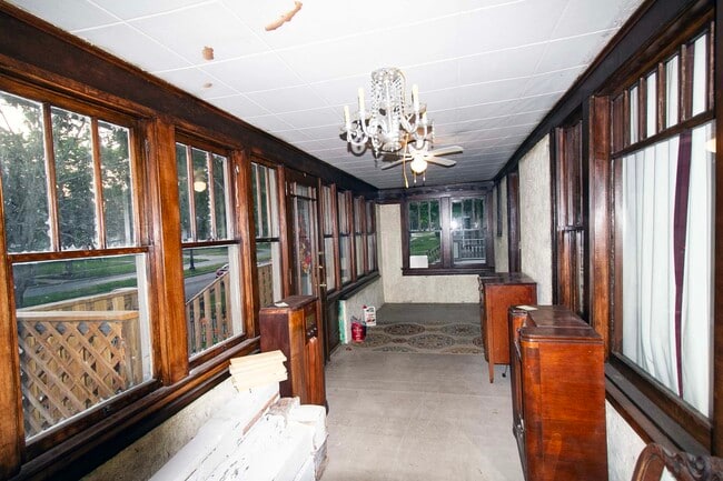 Building Photo - 510 N Raynor Ave