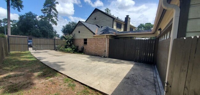 Building Photo - 3907 Glenheather Dr