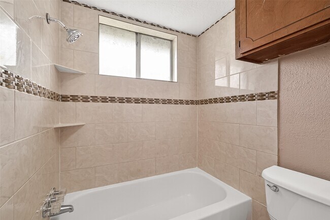 Building Photo - 7403 Shady Vale Ln